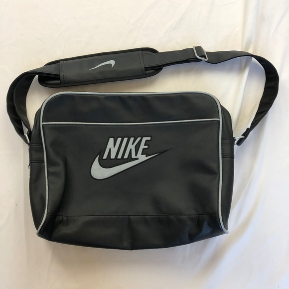 nike laptop messenger bag